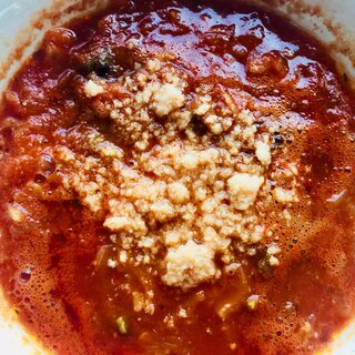 アボカドの濃厚トマトスープ